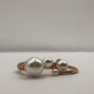 Elegant Pearl and Rose Gold Women's Ring Set